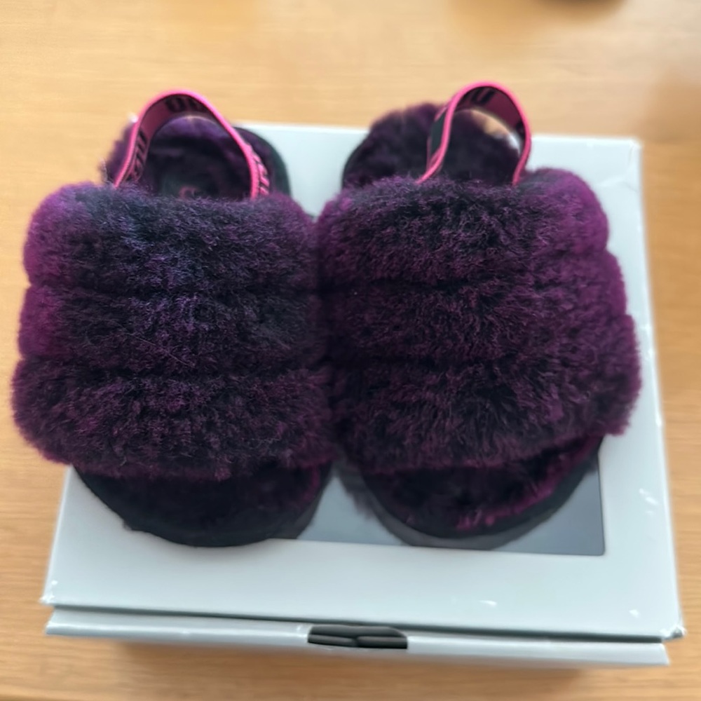Ugg furry sandals